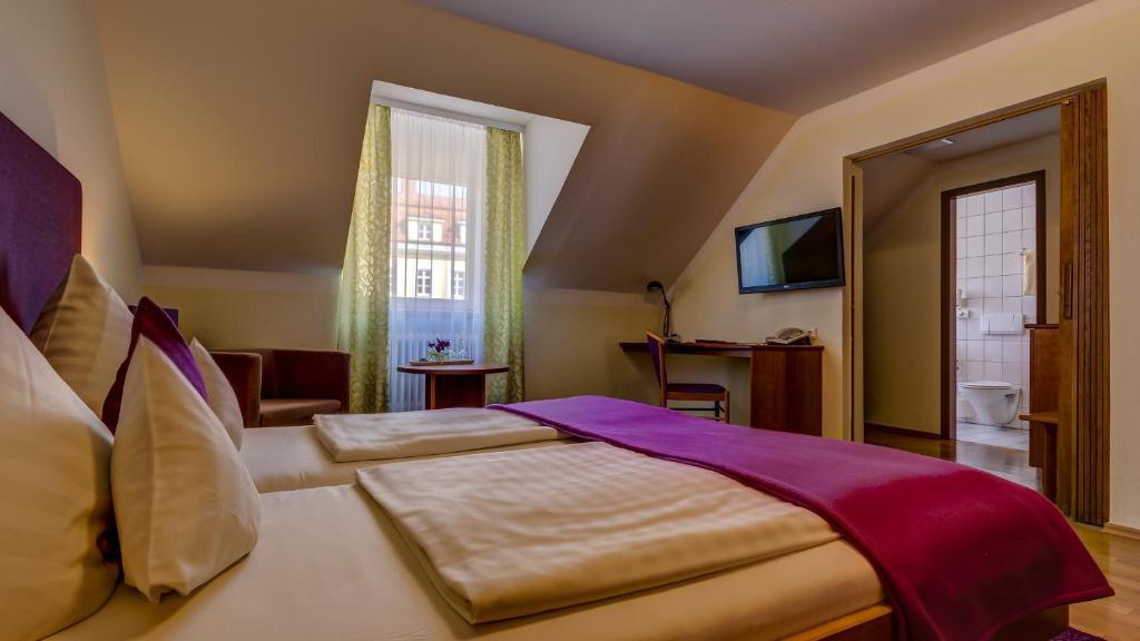 Hotel Restaurant Weihenstephaner Stuben Landshut Room photo
